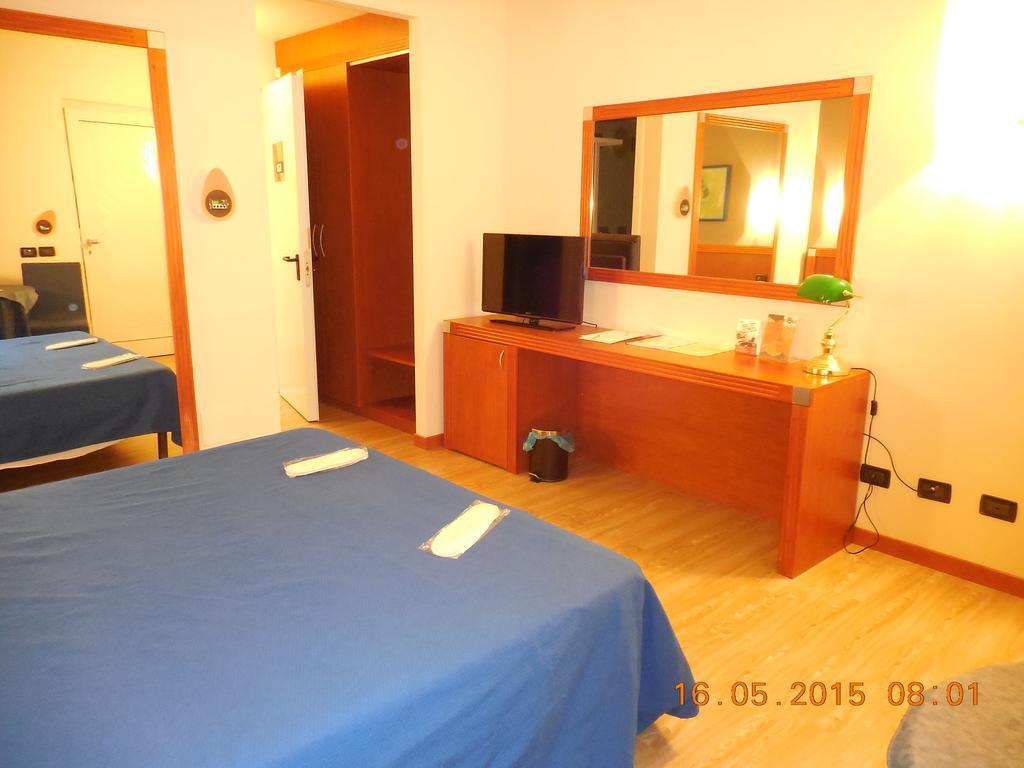 Hotel Motel Fiore Fiorenzuola d'Arda Exterior photo